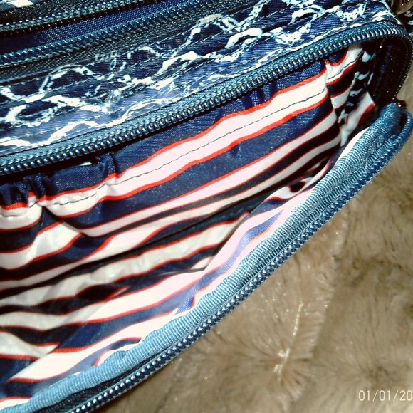 New (without tags) Lug Carousel Crossbody Convertible Handbag in Waves Navy - Picture 4 of 7